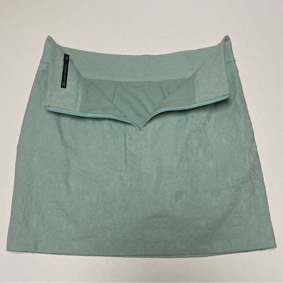 Zara Mint Green Embroidered Pleated Mini Skirt - Picture 3 of 9